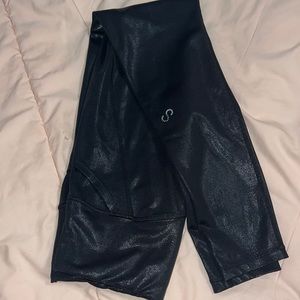 Curves and Combats workout leggings
